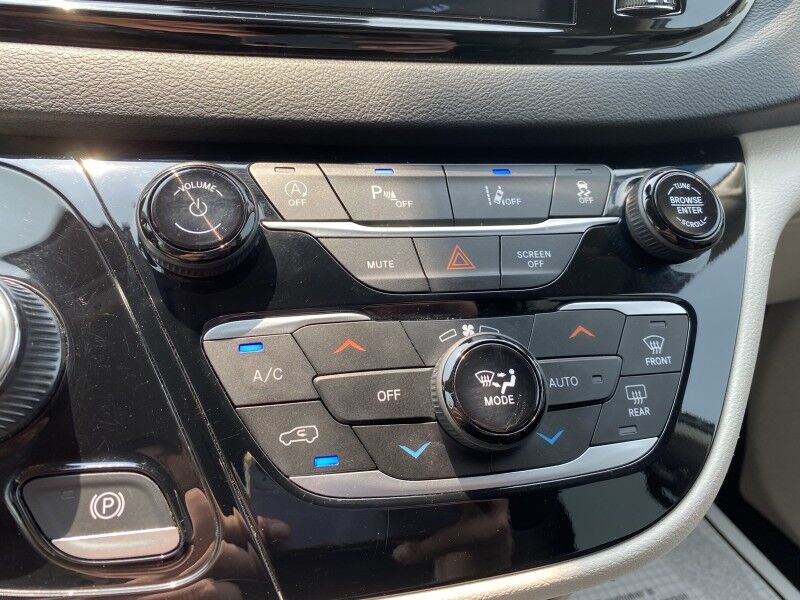 2023 Chrysler Pacifica Touring L Bristol  PA