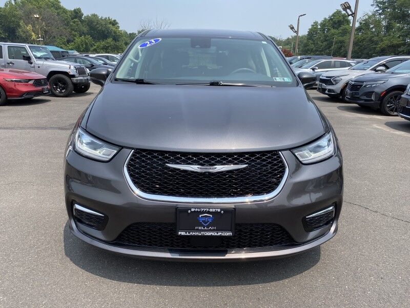 2023 Chrysler Pacifica Touring L Bristol  PA