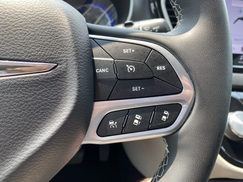2023 Chrysler Pacifica Touring L Bristol  PA