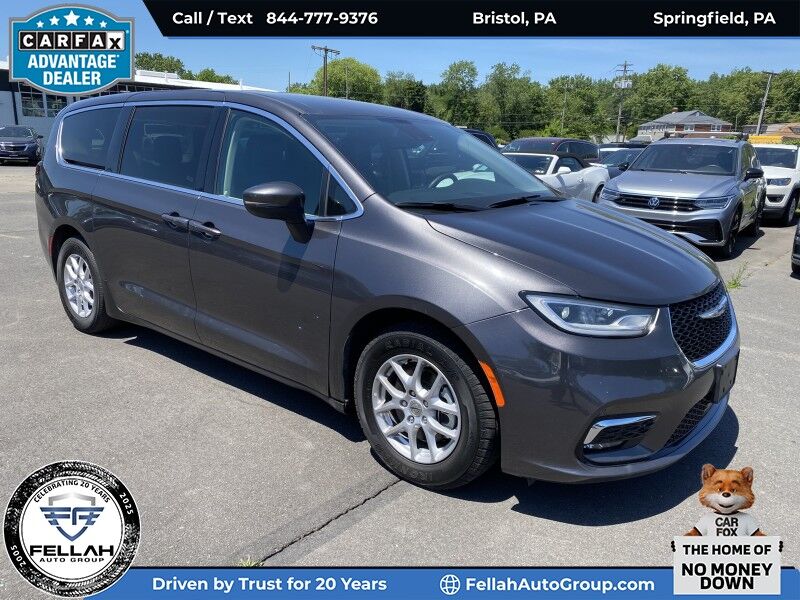 2023 Chrysler Pacifica Touring L