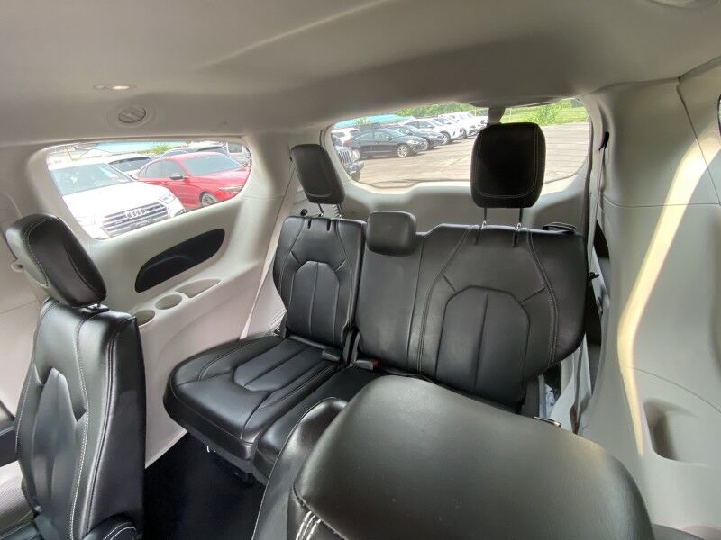 2023 Chrysler Pacifica Touring L Bristol  PA