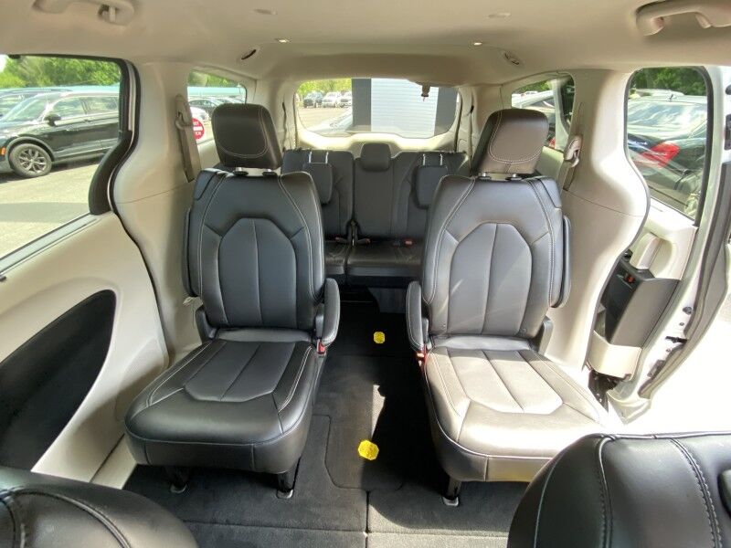 2023 Chrysler Pacifica Touring L Bristol  PA