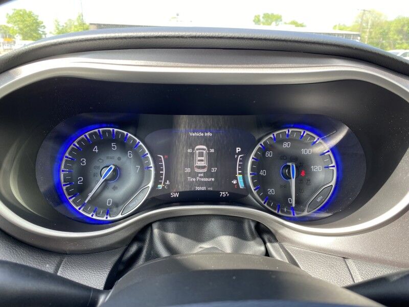 2023 Chrysler Pacifica Touring L Bristol  PA