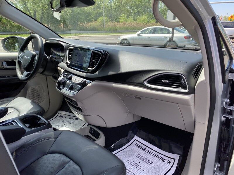 2023 Chrysler Pacifica Touring L Bristol  PA