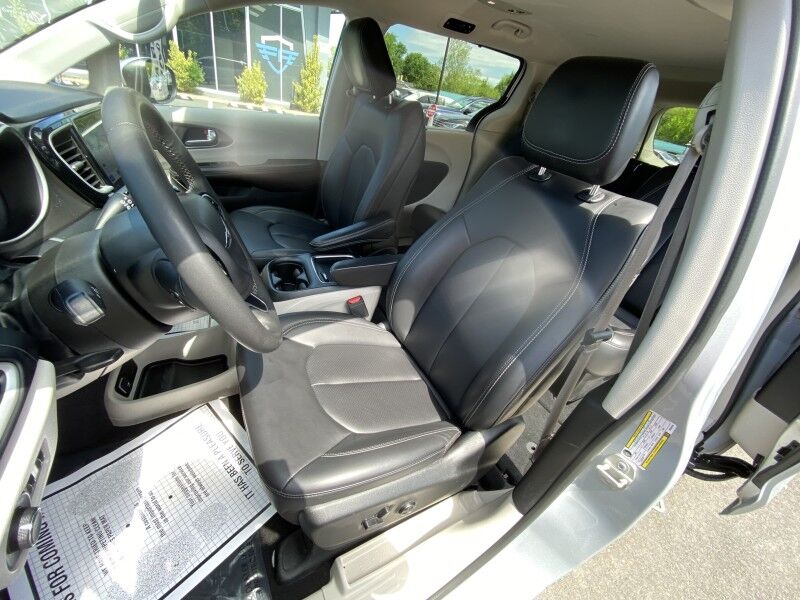 2023 Chrysler Pacifica Touring L Bristol  PA