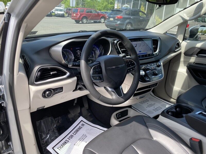 2023 Chrysler Pacifica Touring L Bristol  PA