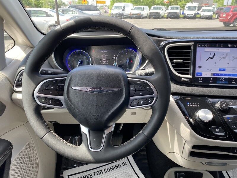 2023 Chrysler Pacifica Touring L Bristol  PA