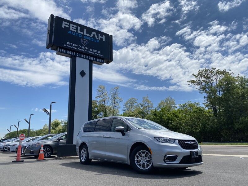 2023 Chrysler Pacifica Touring L Bristol  PA