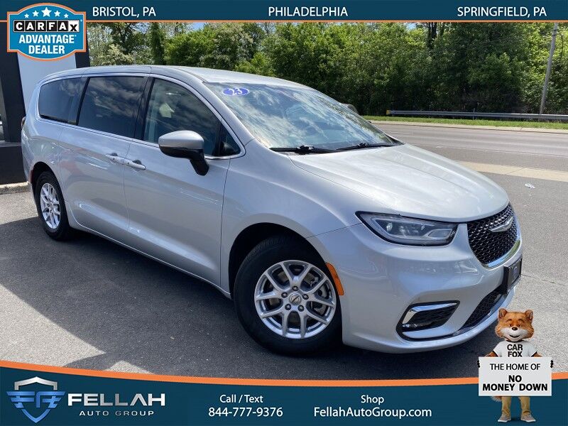 2023 Chrysler Pacifica Touring L Bristol  PA