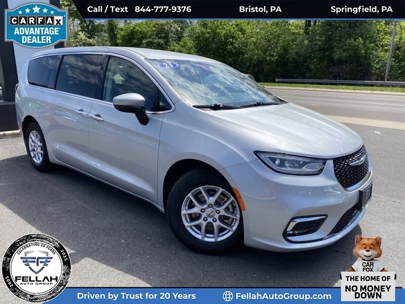 2023 Chrysler Pacifica Touring L