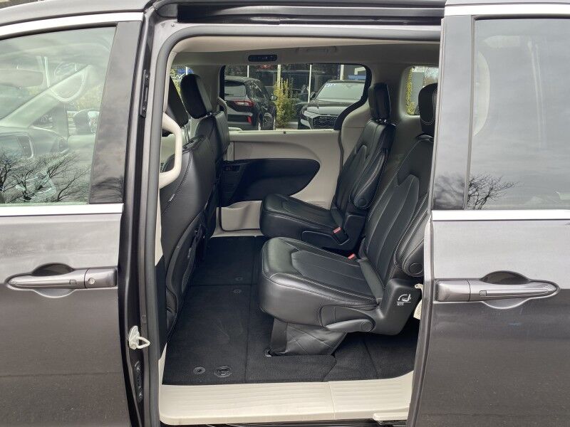 2023 Chrysler Pacifica Touring L Bristol  PA