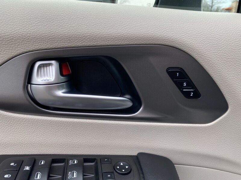 2023 Chrysler Pacifica Touring L Bristol  PA