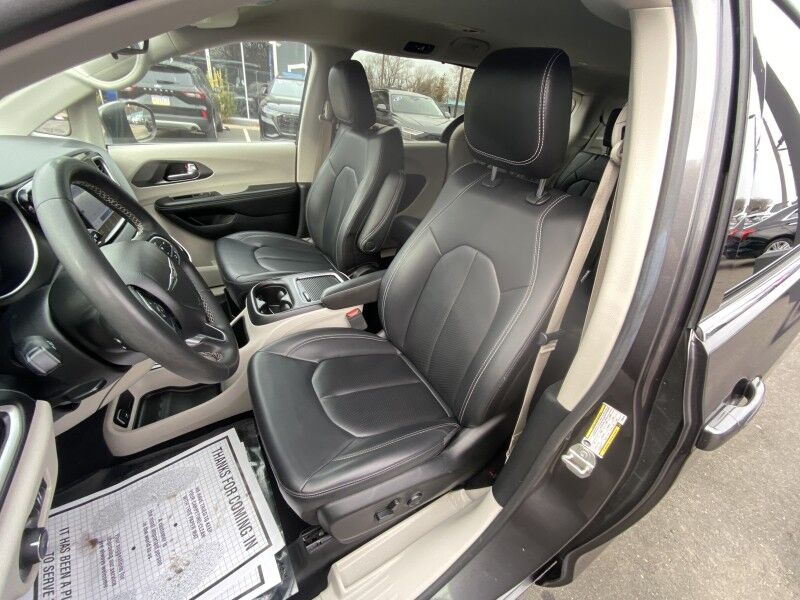 2023 Chrysler Pacifica Touring L Bristol  PA