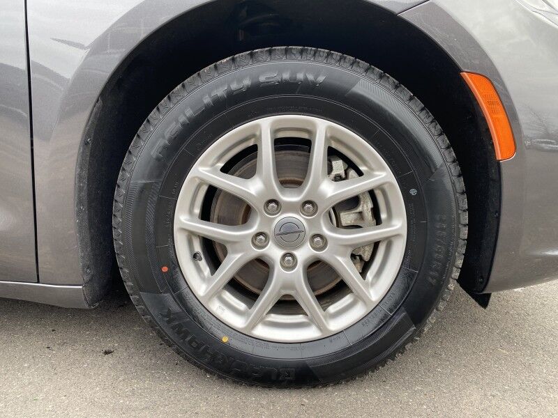 2023 Chrysler Pacifica Touring L Bristol  PA