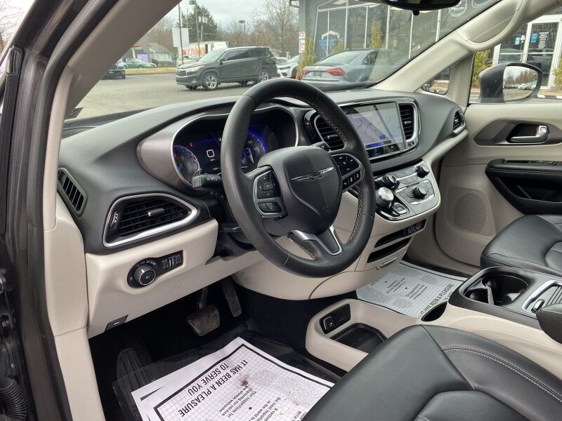 2023 Chrysler Pacifica Touring L Bristol  PA