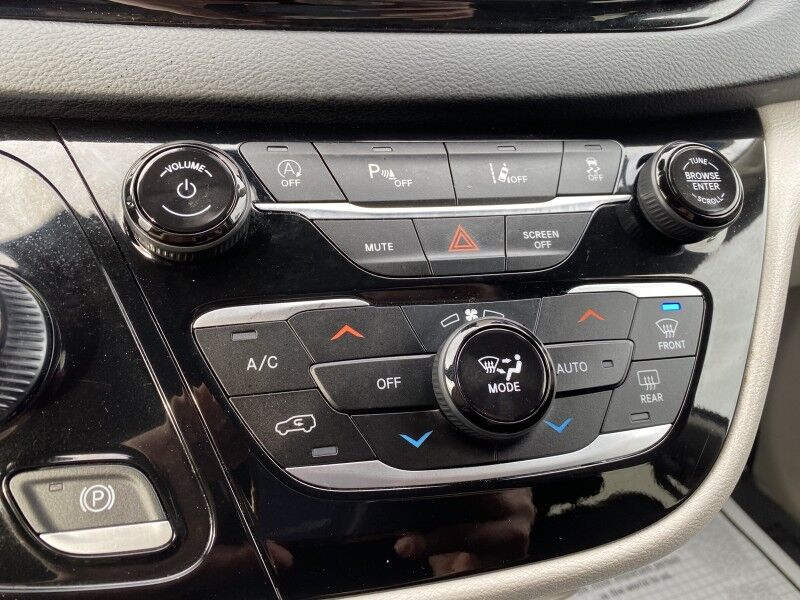 2023 Chrysler Pacifica Touring L Bristol  PA