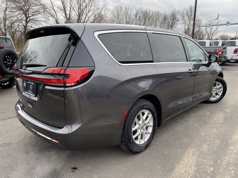 2023 Chrysler Pacifica Touring L Bristol  PA