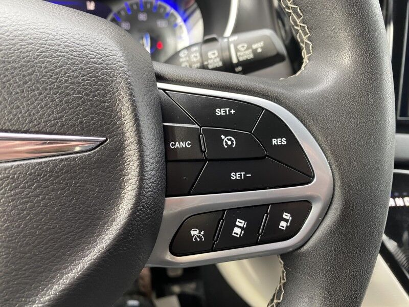 2023 Chrysler Pacifica Touring L Bristol  PA