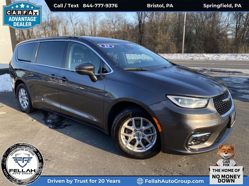 2023 Chrysler Pacifica Touring L