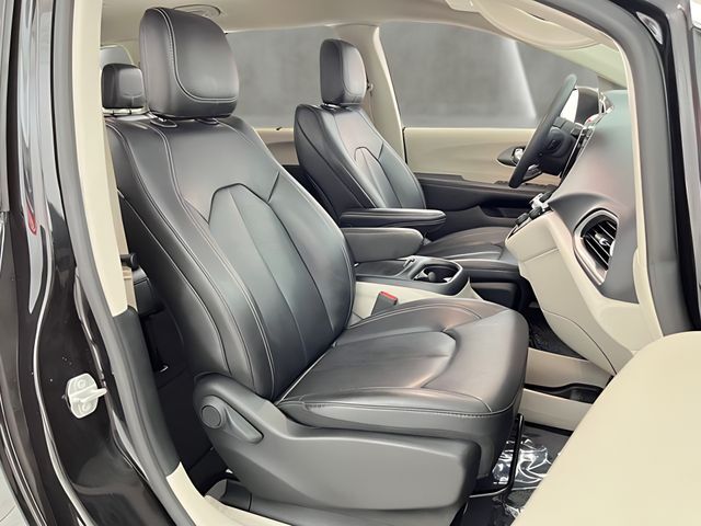 2023 Chrysler Pacifica Touring L Carrollton TX