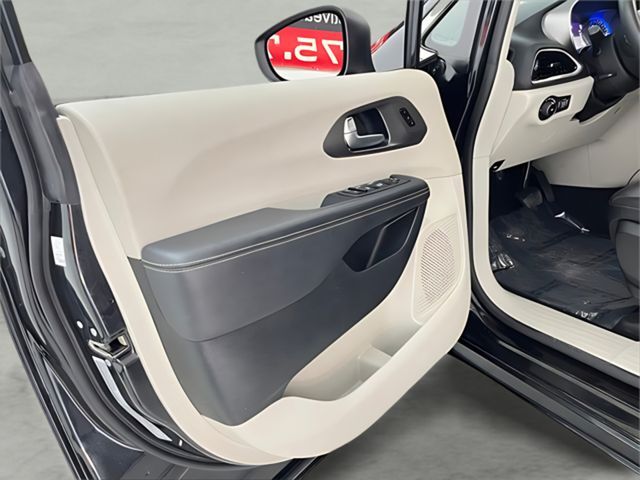 2023 Chrysler Pacifica Touring L Carrollton TX