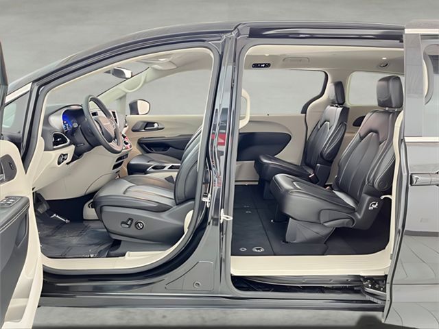 2023 Chrysler Pacifica Touring L Carrollton TX