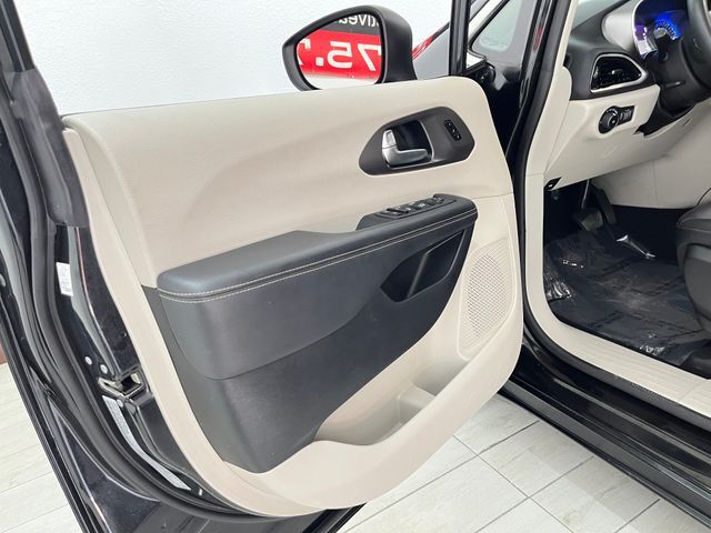 2023 Chrysler Pacifica Touring L Carrollton TX