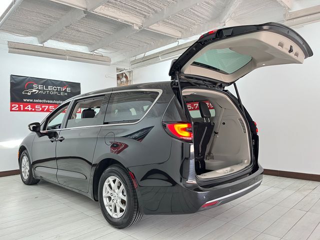 2023 Chrysler Pacifica Touring L Carrollton TX
