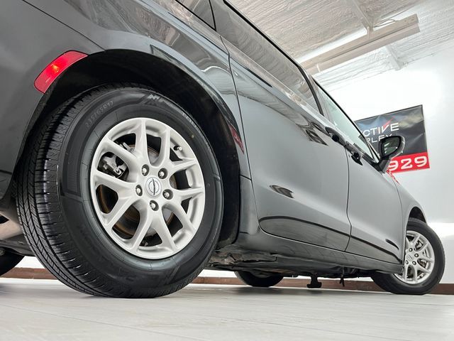 2023 Chrysler Pacifica Touring L Carrollton TX