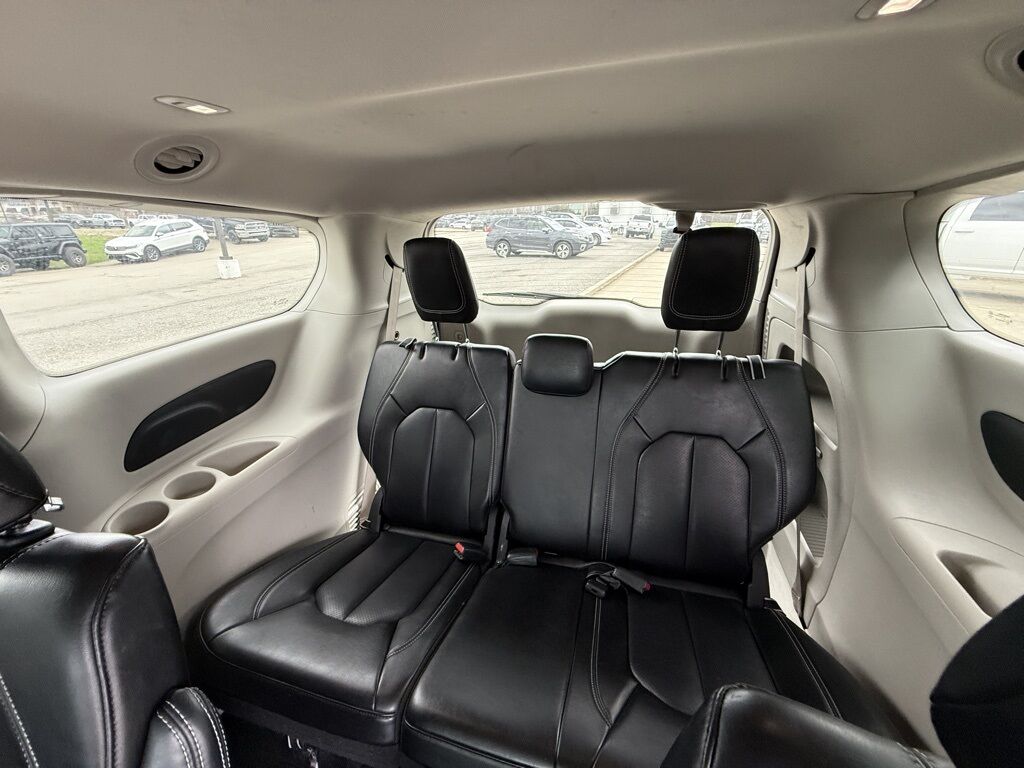 2023 Chrysler Pacifica Touring L Crestwood KY