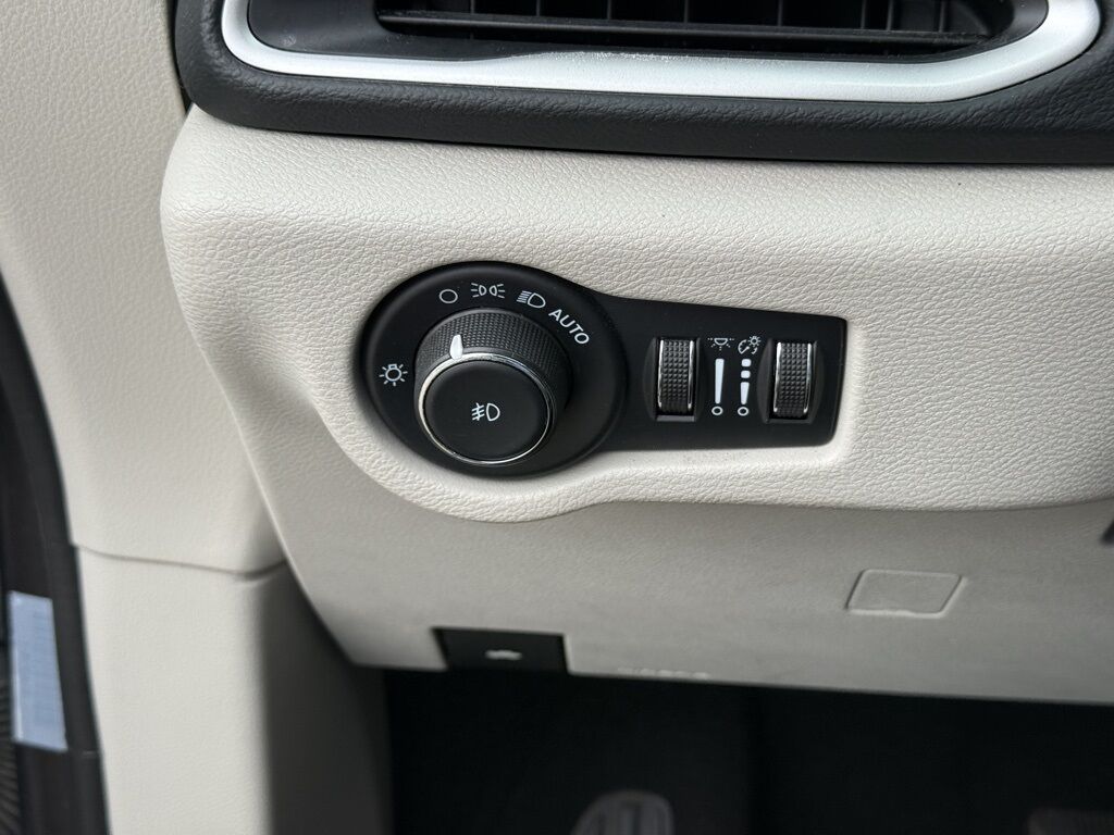 2023 Chrysler Pacifica Touring L Crestwood KY