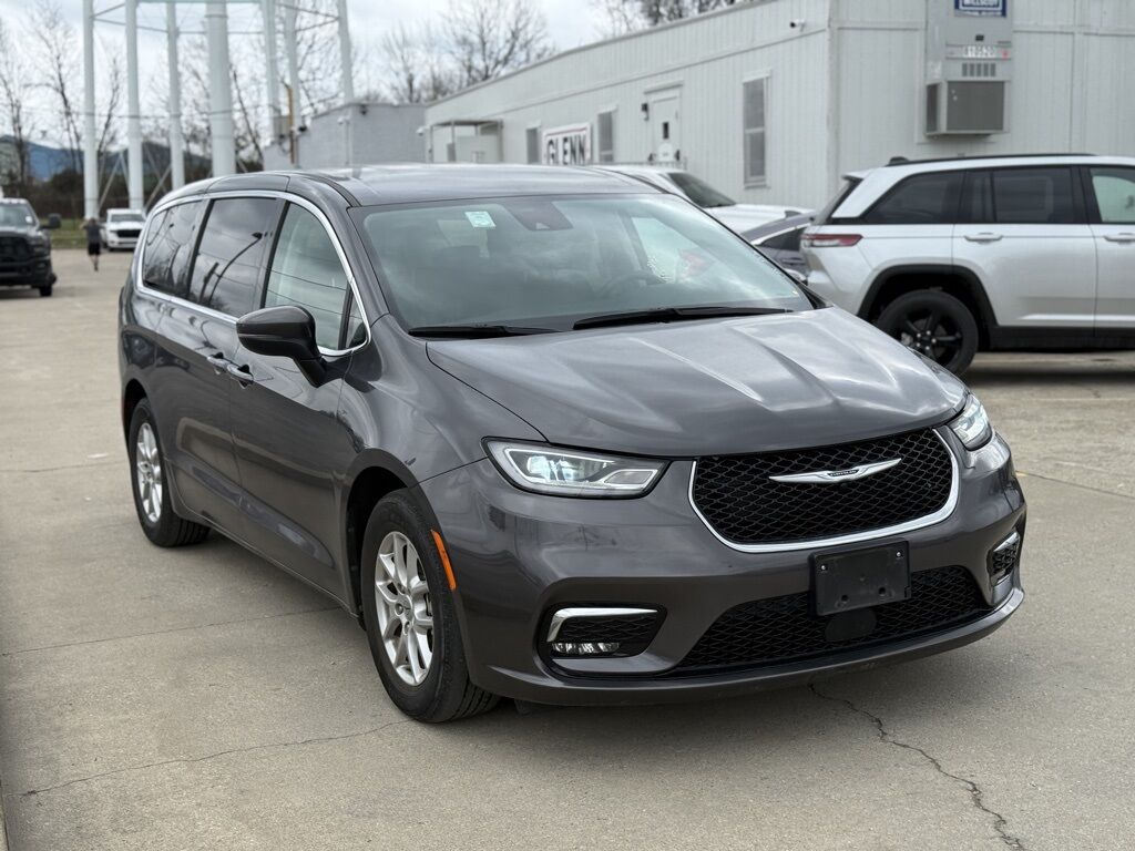 2023 Chrysler Pacifica Touring L Crestwood KY