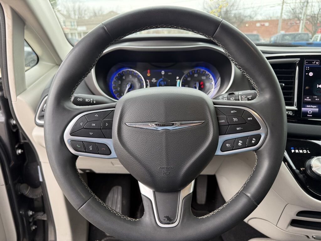 2023 Chrysler Pacifica Touring L Crestwood KY