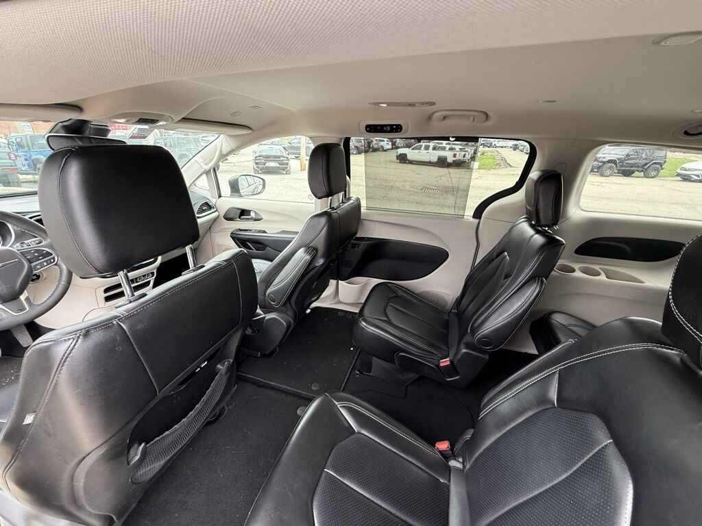 2023 Chrysler Pacifica Touring L Crestwood KY