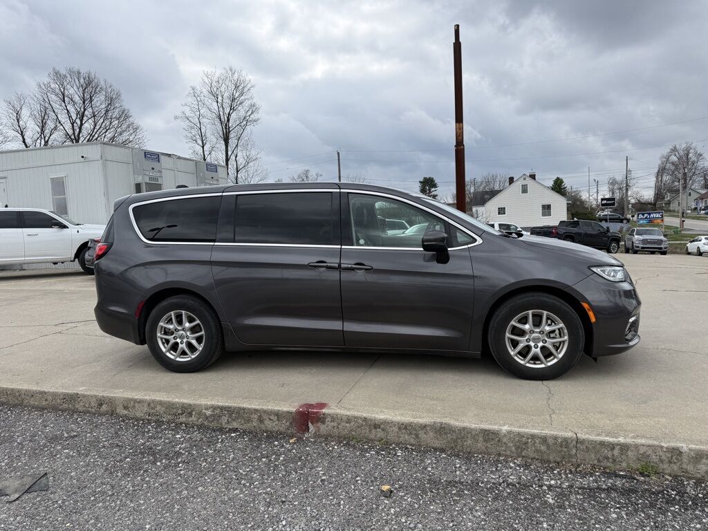 2023 Chrysler Pacifica Touring L Crestwood KY