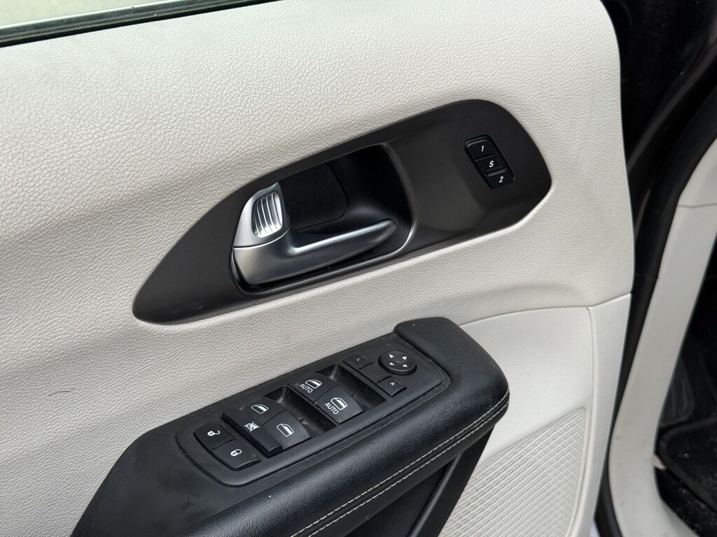 2023 Chrysler Pacifica Touring L Crestwood KY