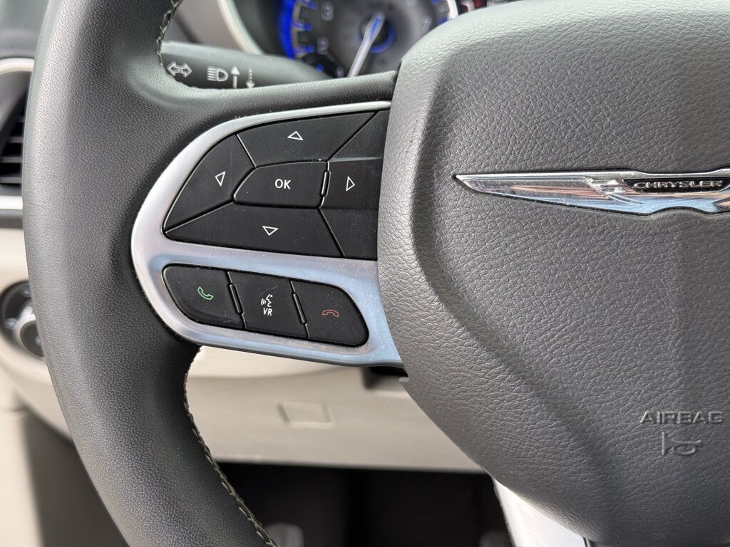2023 Chrysler Pacifica Touring L Crestwood KY