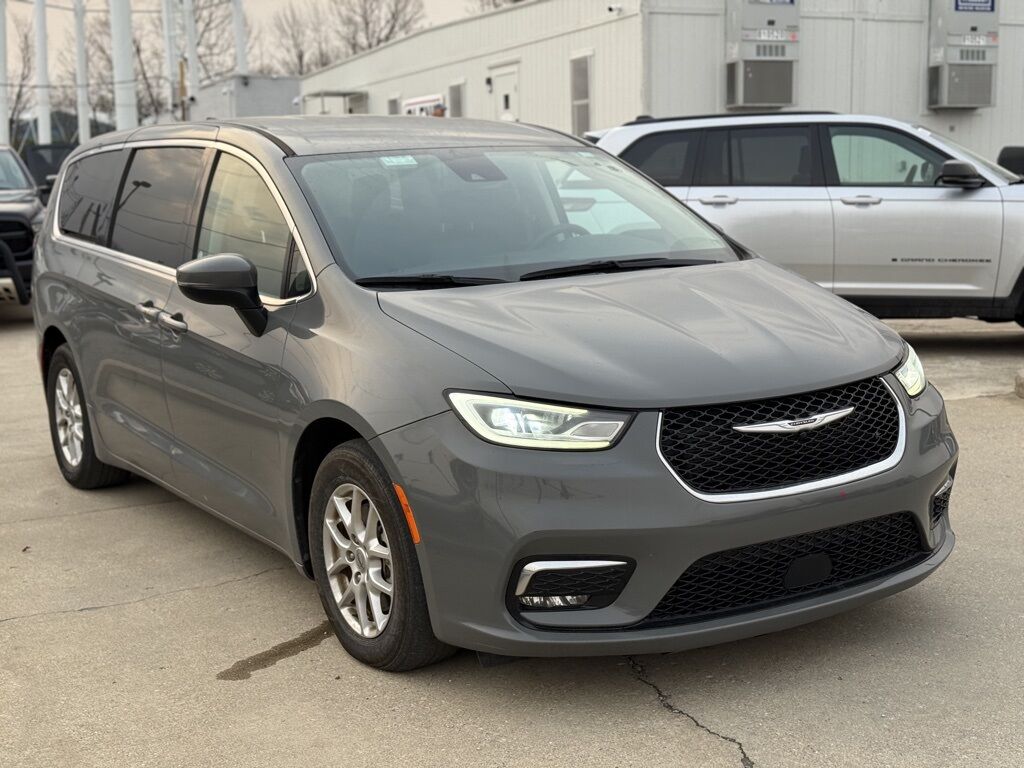 2023 Chrysler Pacifica Touring L Crestwood KY