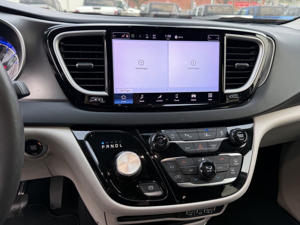 2023 Chrysler Pacifica Touring L Crestwood KY