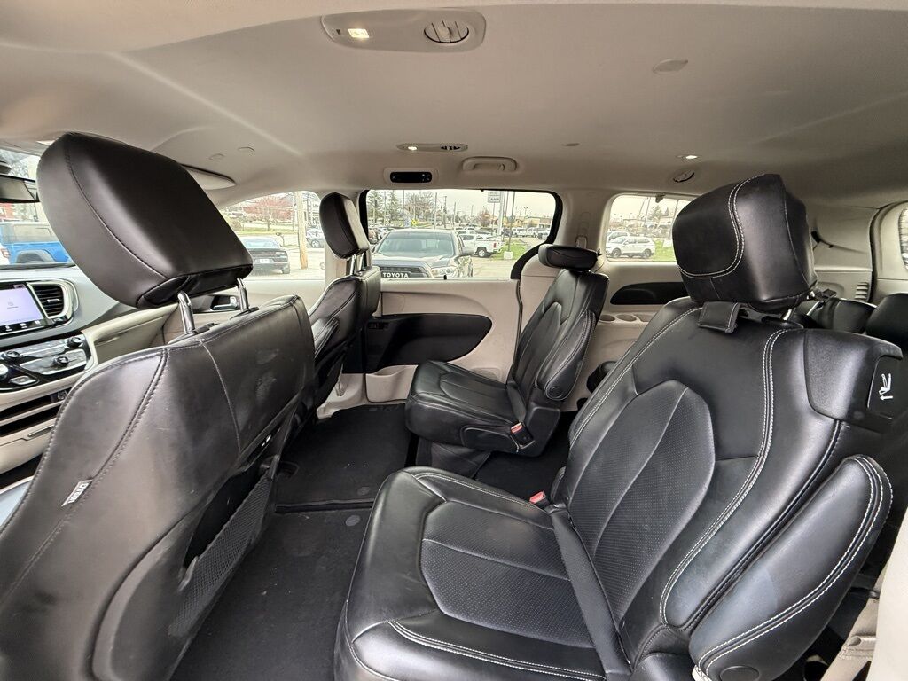 2023 Chrysler Pacifica Touring L Crestwood KY