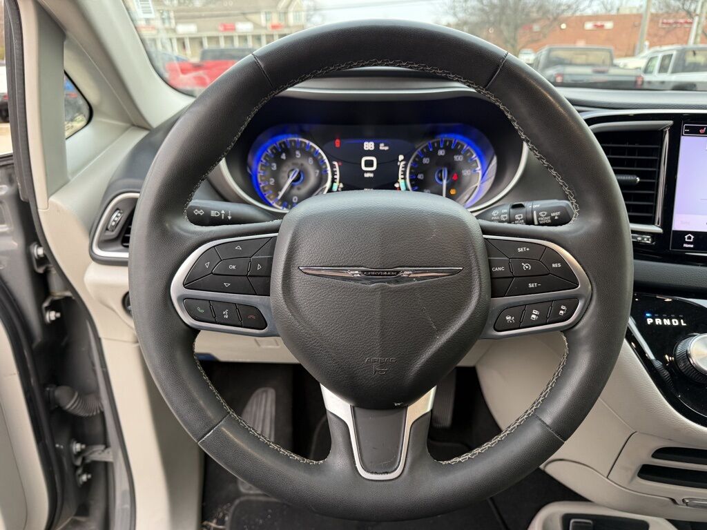2023 Chrysler Pacifica Touring L Crestwood KY