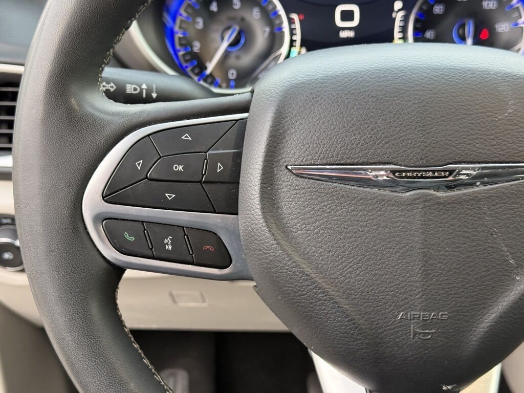 2023 Chrysler Pacifica Touring L Crestwood KY