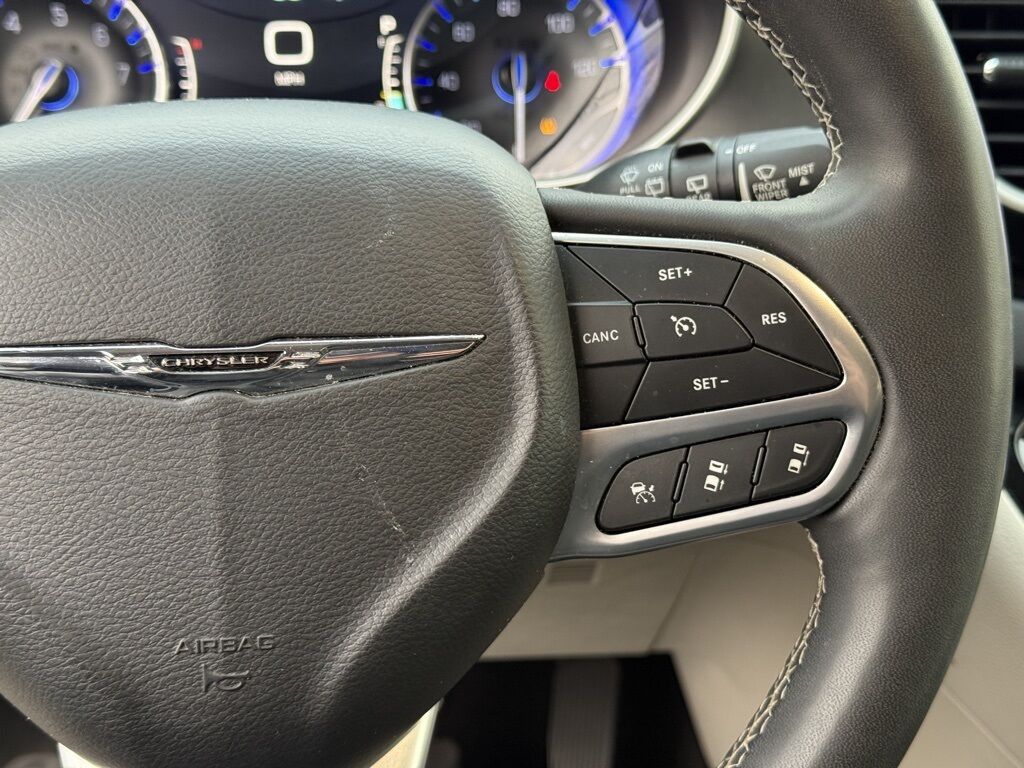 2023 Chrysler Pacifica Touring L Crestwood KY
