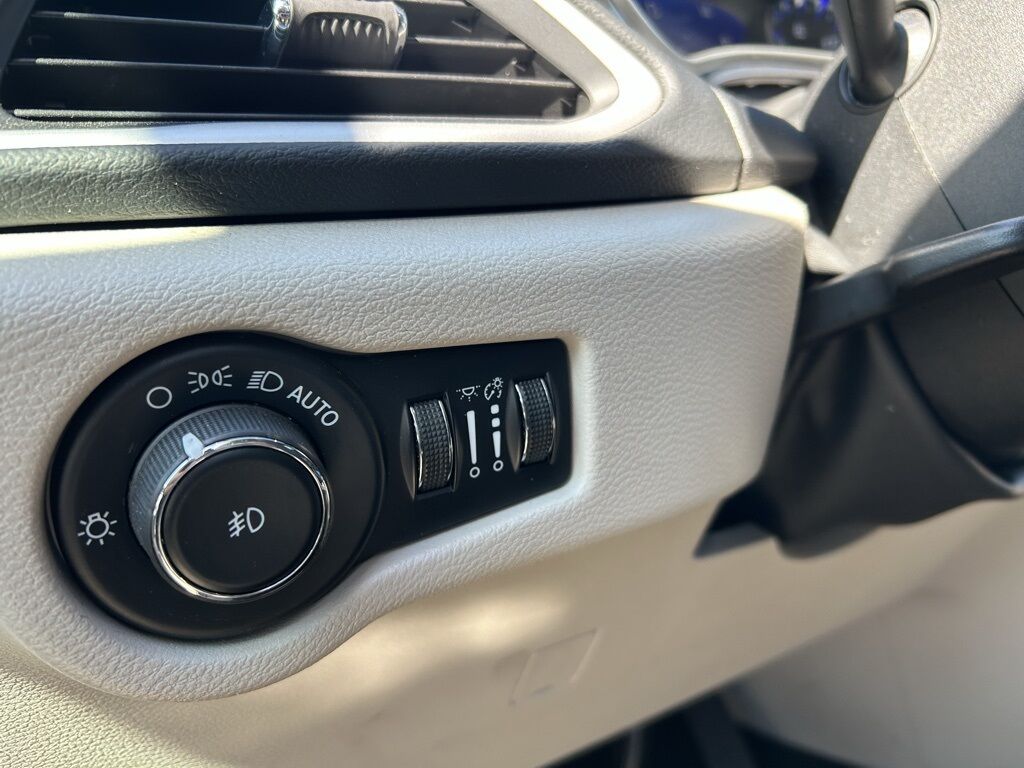 2023 Chrysler Pacifica Touring L Crestwood KY