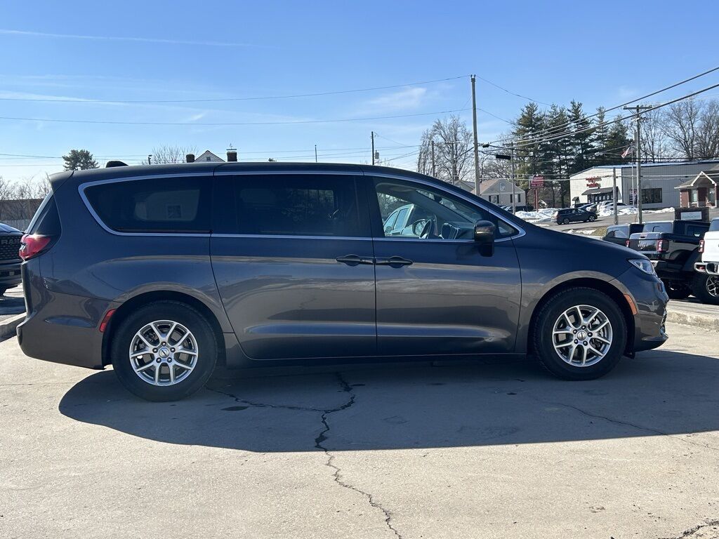 2023 Chrysler Pacifica Touring L Crestwood KY