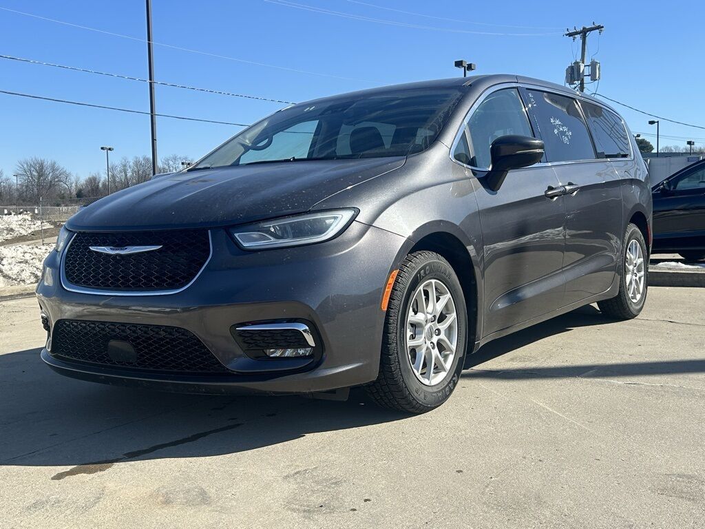2023 Chrysler Pacifica Touring L Crestwood KY