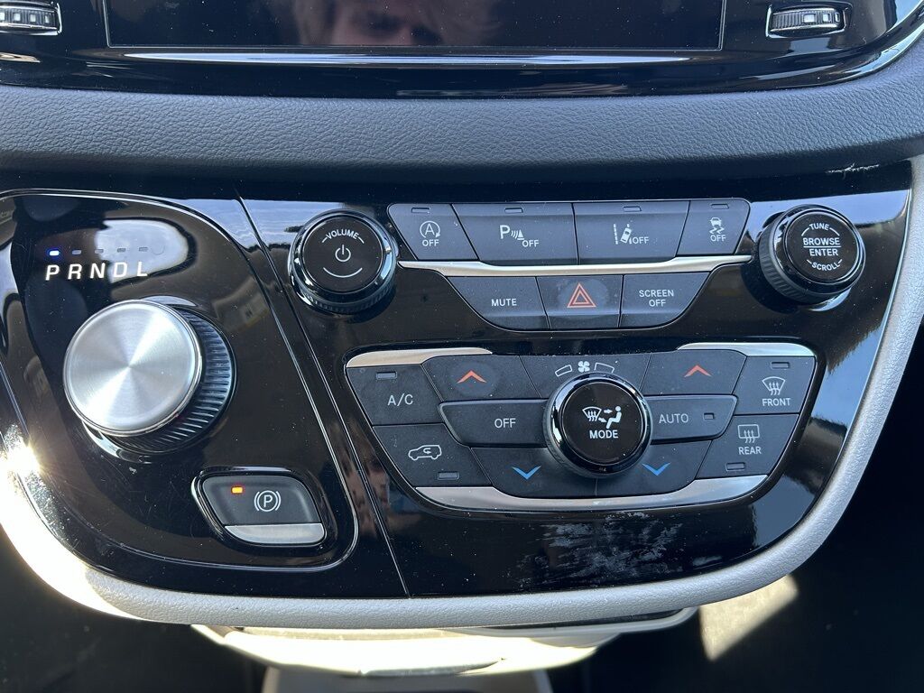 2023 Chrysler Pacifica Touring L Crestwood KY