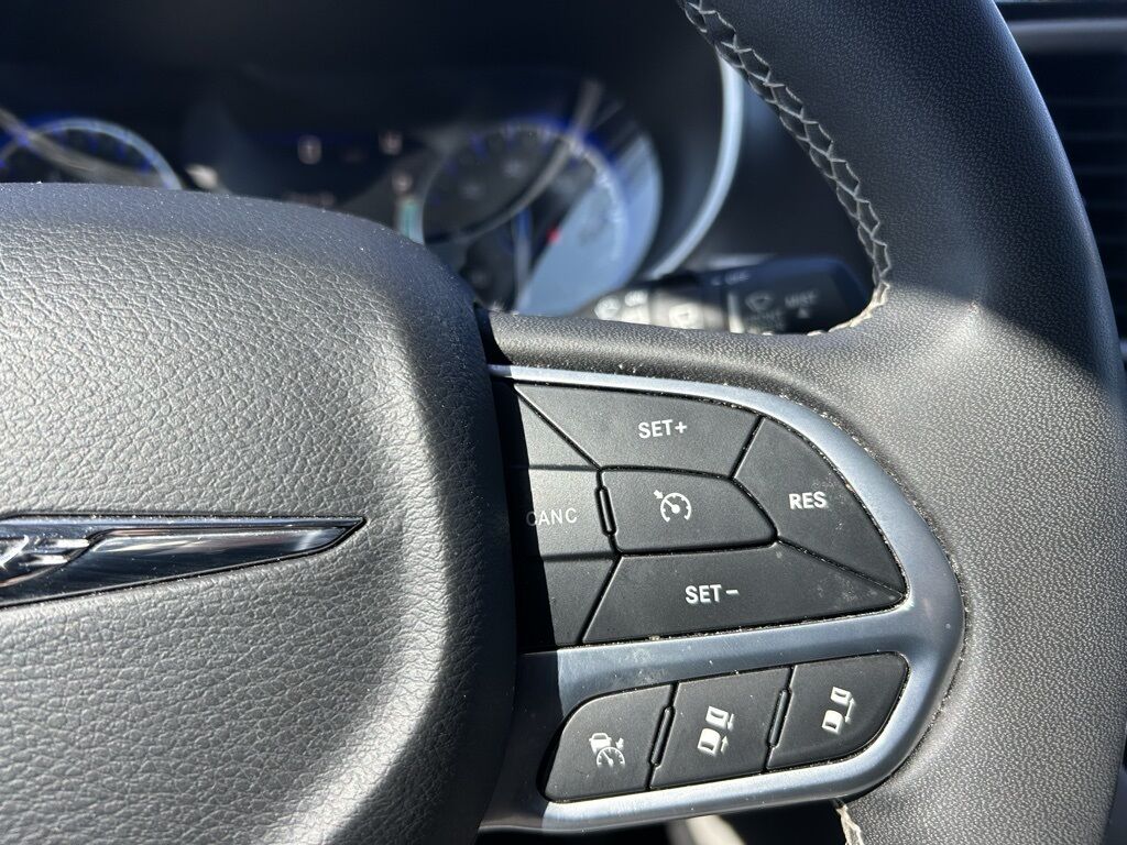 2023 Chrysler Pacifica Touring L Crestwood KY