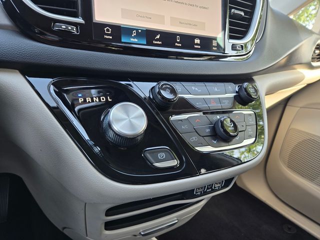 2023 Chrysler Pacifica Touring L Folsom CA