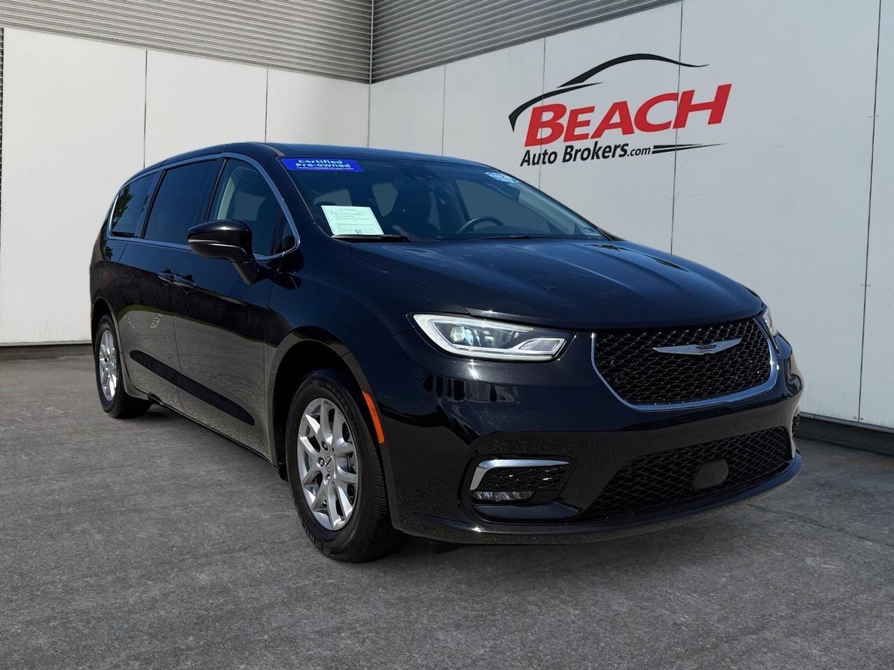 2023 Chrysler Pacifica Touring L, HEATED SEATS, HEATED STEERING WHEEL, APPLE CARPLAY/ANDROID AUTO, POWER LIFTGATE, BACKUP CAMERA. POWER/HEATED MIRRORS, REMOTE START, ONLY 1 OWNER, MAKE THIS YOUR NEW MOMCAR!